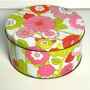 Clinique Limited Edition Floral Logo
Round Tin Box White Pink Green